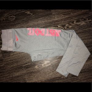 Nike pro ankle length leggings